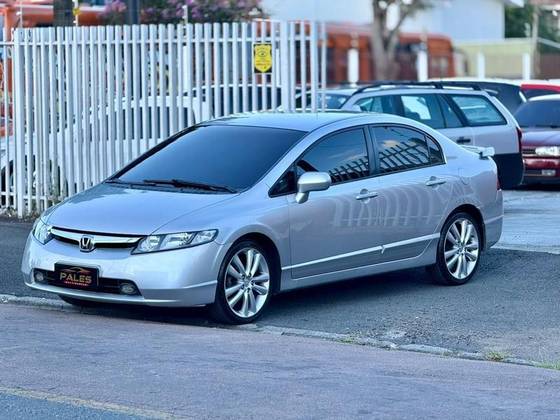 HONDA CIVIC 1.8 LXS 16V GASOLINA 4P AUTOMÁTICO